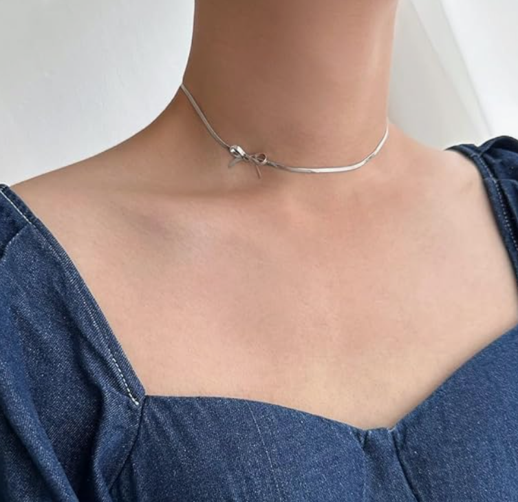 The Bow Choker