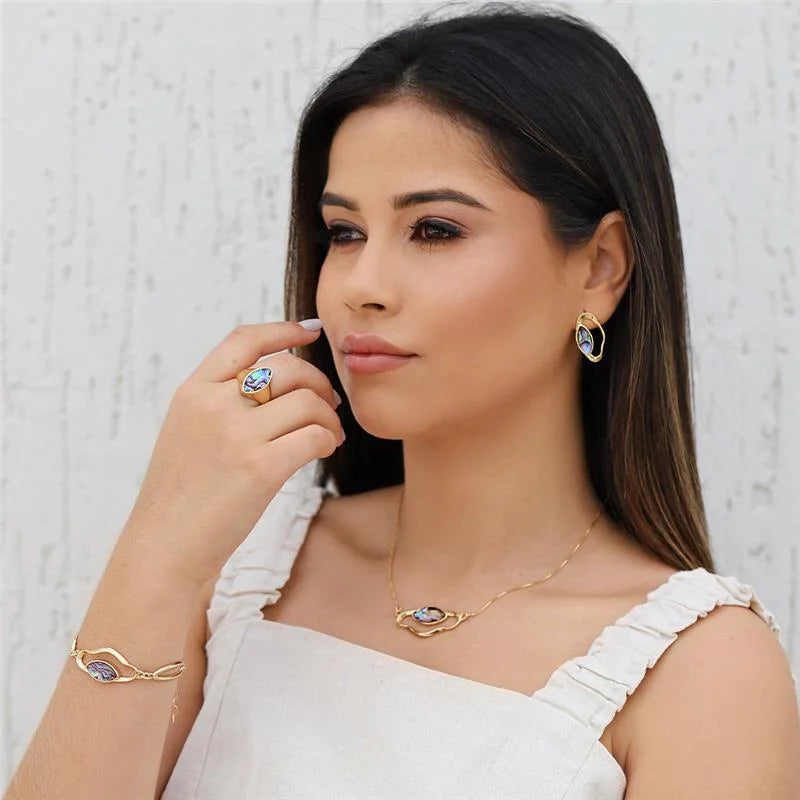 The Mysterious Abalon Set