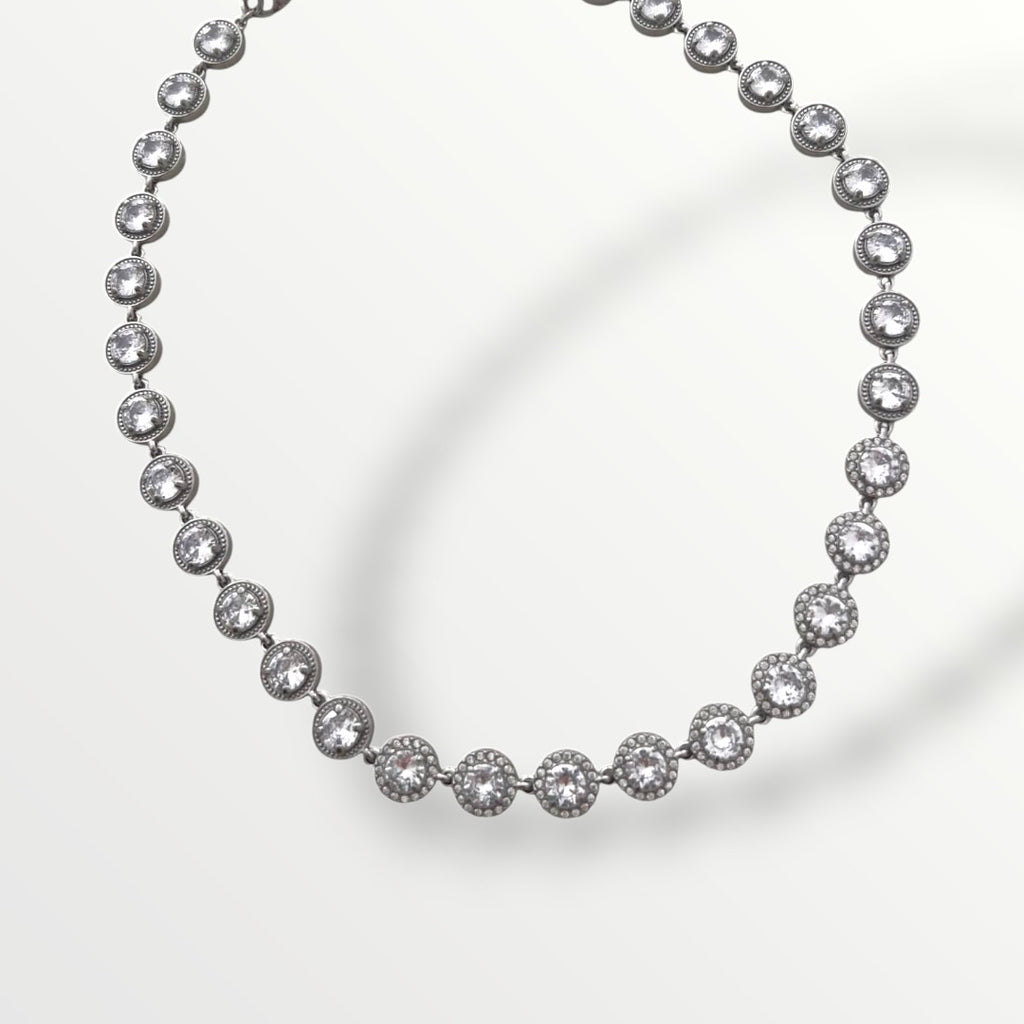 The Lucent Crystal Choker