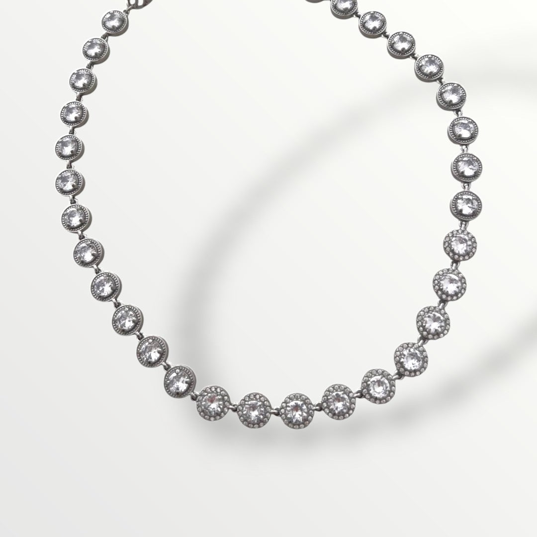 The Lucent Crystal Choker