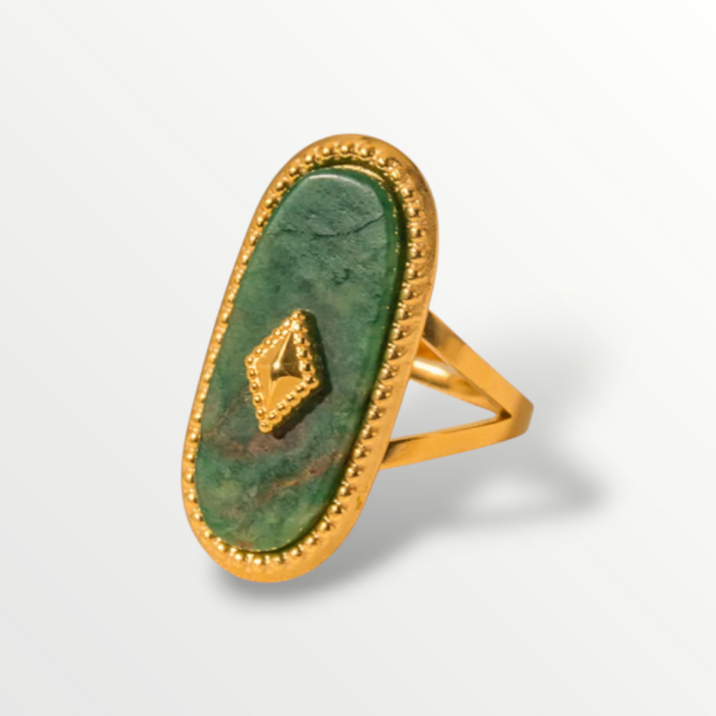 The Emeraude Crest Ring