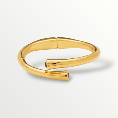 The Tangle Bracelet